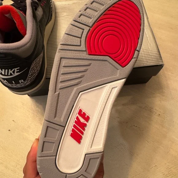 Jordan 3 Retro Black Cement Sneakers - Picture 4 of 10